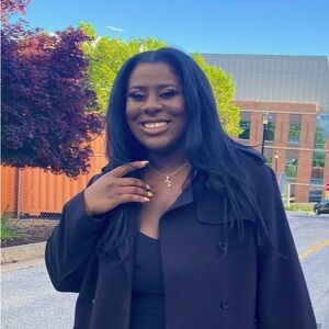 Meet your Posher, Maia